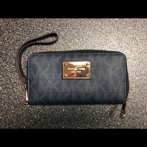 MK jet set wristlet